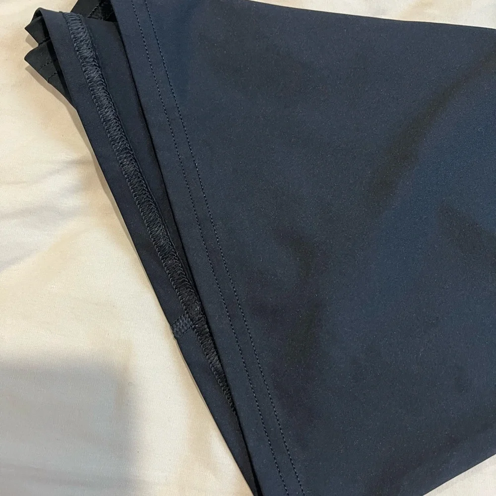 Gymshark Black Rash Guard for Men - Picture 3 of 3